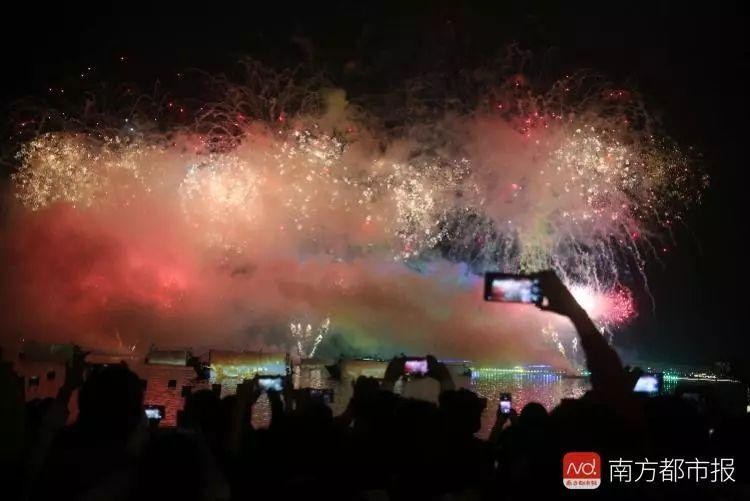 人人人人人人人人……昨夜珠海刷屏朋友圈！｜南都早餐